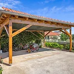 Anchor Apartment